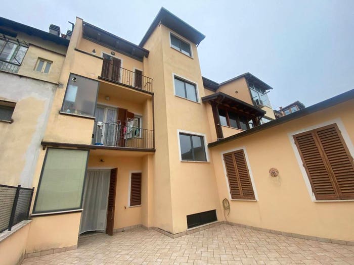Casa con 6 locali in vendita in Via Piave, Saione, Arezzo