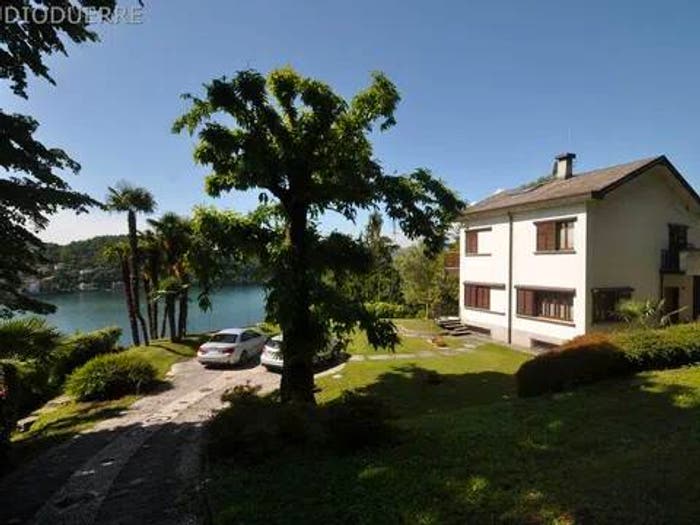 Casa con 6 locali in vendita in Via Alla Torre, Laveno, LavenoMombello