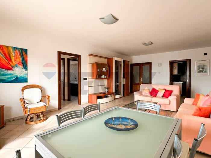 Appartamento con 6 locali in vendita in via dei Bizantini, Centro, Belvedere Marittimo
