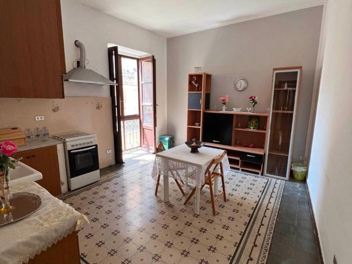 Appartamento quadrilocale in vendita in Via Umberto I, Centro, Cefalù