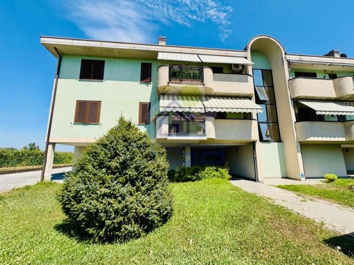Appartamento trilocale in vendita in VIA SPINELLI, Centro, Caselle Lurani