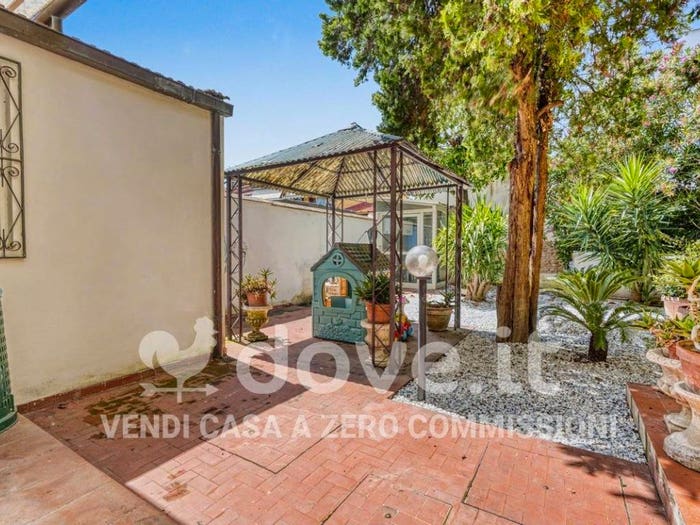 Casa quadrilocale in vendita in Via Risorgimento, Centro, Campi Bisenzio