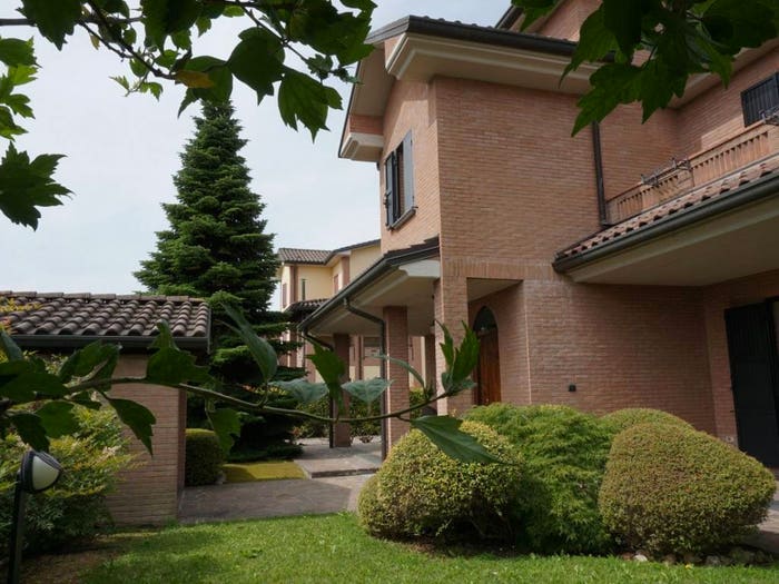 Casa con 6 locali in vendita in Via Dino Mora, Colorno
