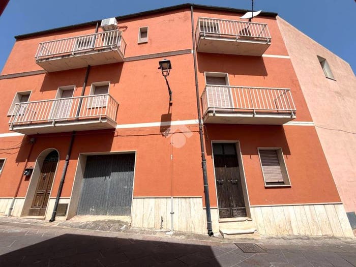 Casa quadrilocale in vendita in Via Amsicora, Ossi