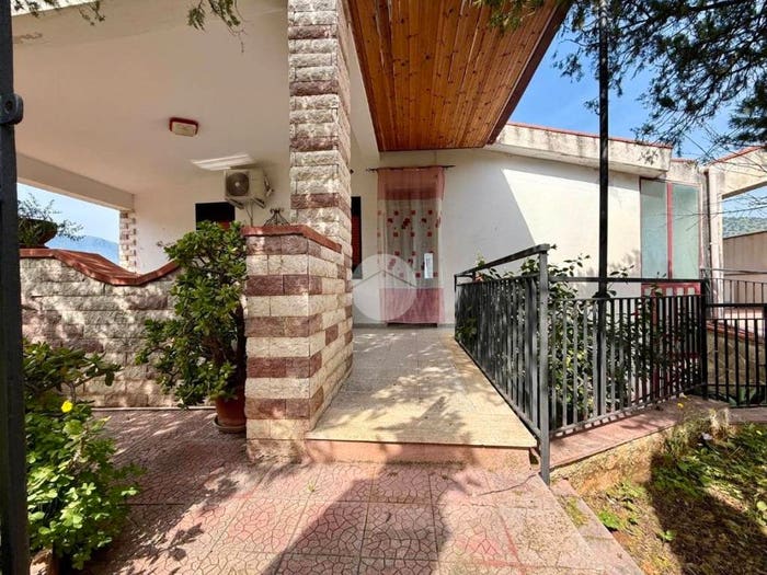 Casa con 5 locali in vendita in Via Giardinello, Fondo Dominici, Carini