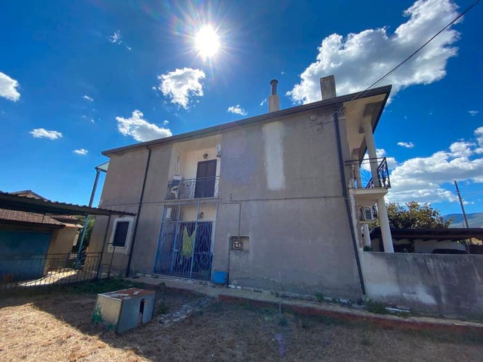 Casa con 6 locali in vendita in Via Provinciale per Cascano SNC, Casale, Carinola