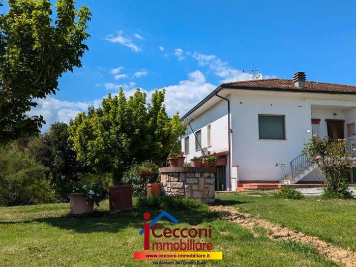 Casa con 6 locali in vendita in Cerreto Guidi