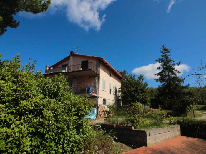 Casa con 6 locali in vendita in Via Lucardese, Montespertoli