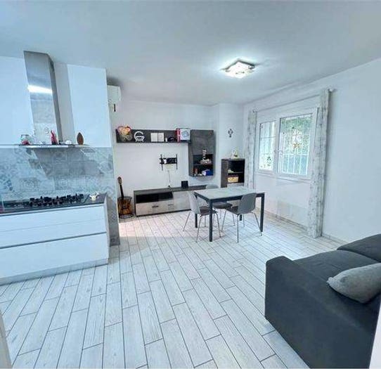 Appartamento quadrilocale in vendita in Viale Delle Nazioni, Marina di Ravenna, Ravenna