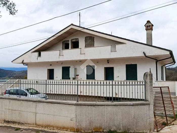 Casa trilocale in vendita in Via Casale Alto, Alatri