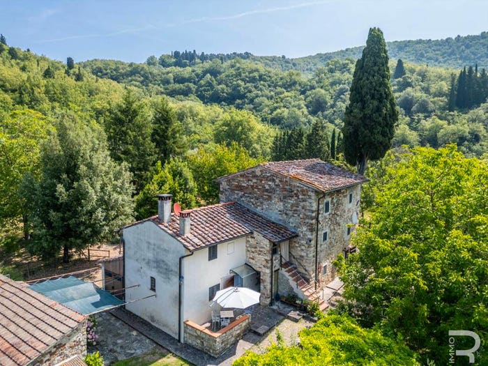 Casa con 6 locali in vendita in Via di Gricigliano, Pontassieve