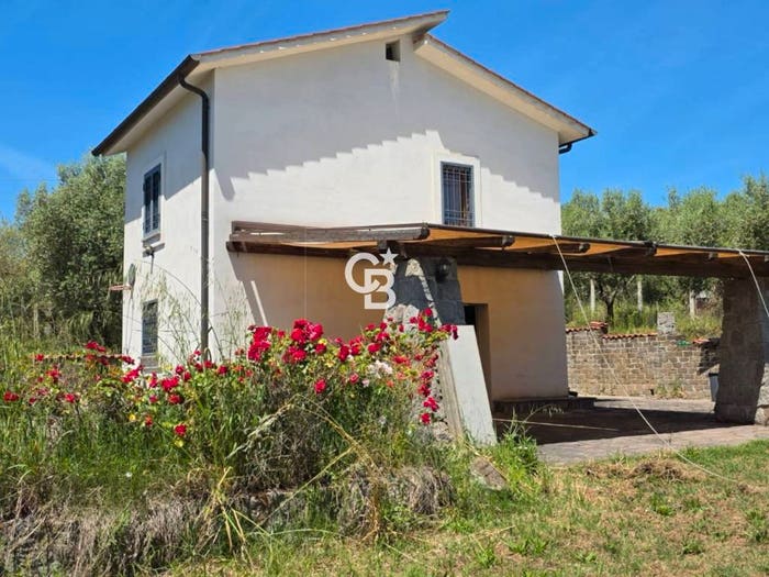 Casa quadrilocale in vendita in Località Le Molette, Caprarola