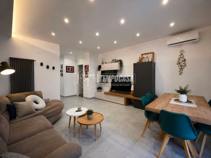 Appartamento trilocale in vendita in Viale Cavalleggeri D'Aosta, Fuorigrotta, Napoli