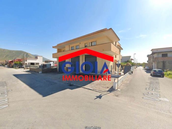 Appartamento con 6 locali in vendita in Via degli Oleandri, Mondragone