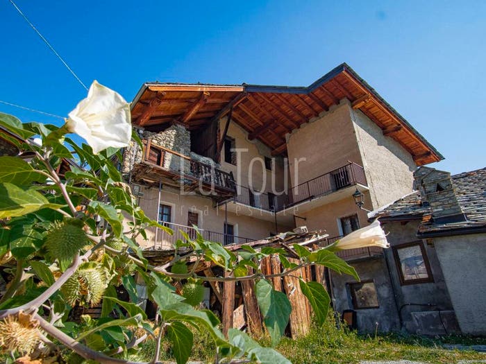 Casa con 6 locali in vendita in Frazione Allerod, Centro, Allein