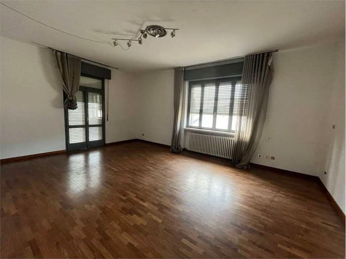 Casa con 6 locali in vendita in Via Maggio, Infrangibile, Piacenza