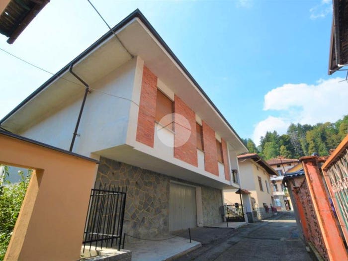 Casa con 5 locali in vendita in Via Giovanni Battista Molinaro, Miagliano