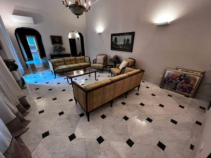 Appartamento con 5 locali in vendita in Piazza Giulio Rodinò, Chiaia, Napoli
