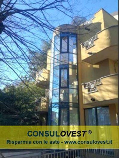Casa con 6 locali in vendita in Via Dante Alighieri, Centro, Cerro Maggiore