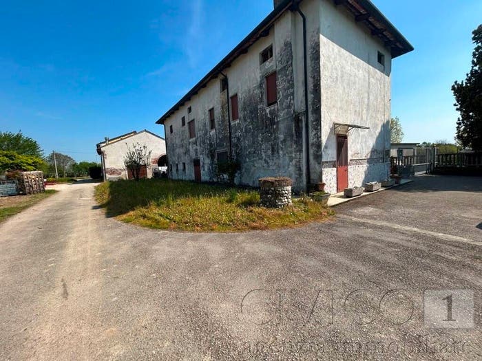 Casa con 6 locali in vendita in Via Spine, Monticello Conte Otto