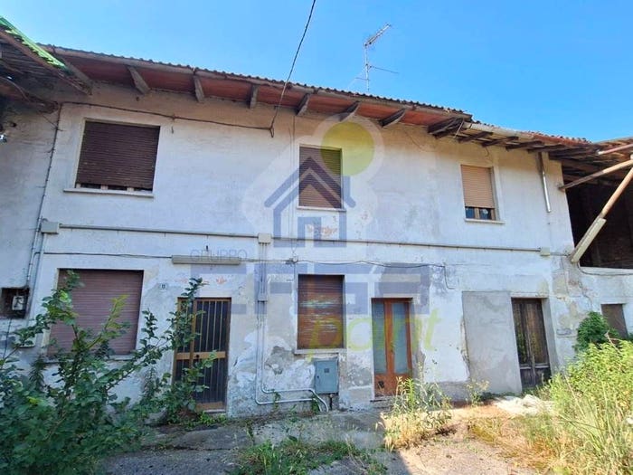 Casa quadrilocale in vendita in Via Viale Regona, Regona, Seniga