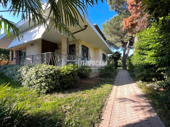 Casa con 6 locali in vendita in Bruino