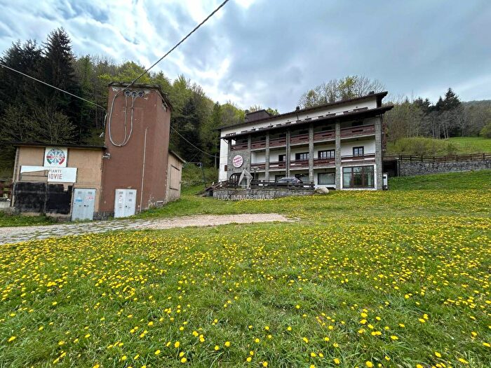 Casa con 6 locali in vendita in Via del Riaccio, Villa Minozzo