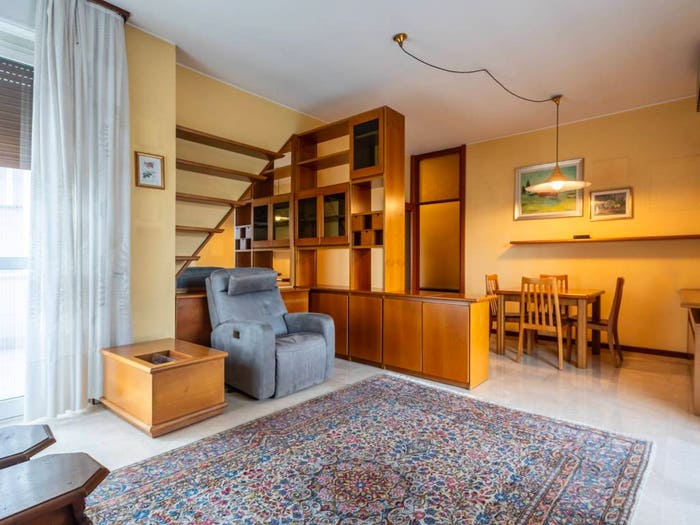 Appartamento trilocale in vendita in Via Valosa di Sopra, San Fruttuoso, Monza
