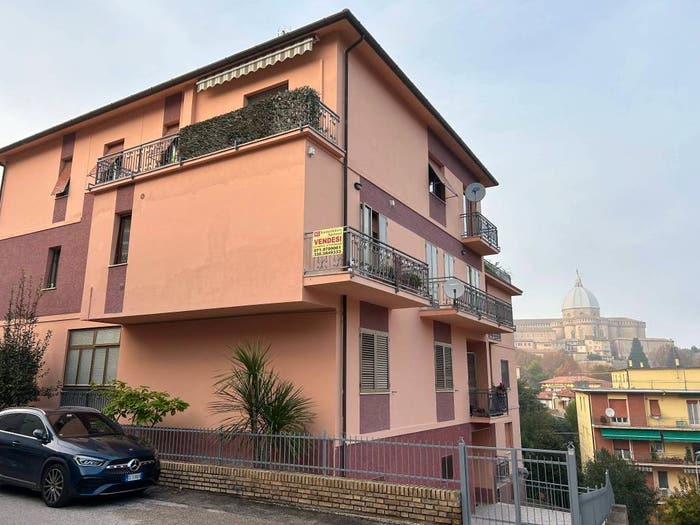 Appartamento con 6 locali in vendita in Via Dante Alighieri, Centro, Loreto