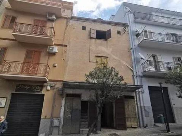 Casa in vendita in Via Roma, Alessandria della Rocca