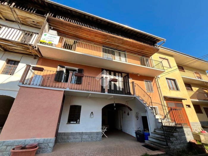 Casa con 6 locali in vendita in Via Monte Sinai, Rueglio