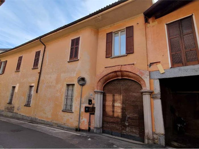 Appartamento bilocale in vendita in Via volta, Centro, Azzate