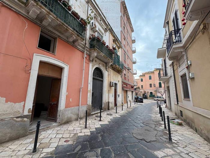 Casa trilocale in vendita in Via Santa Margherita, Centro Storico, Brindisi