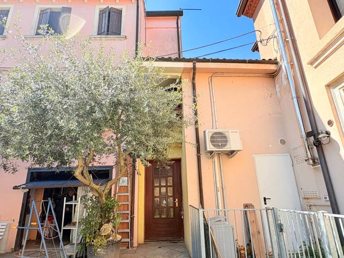 Appartamento trilocale in vendita in Via Terme, Battaglia Terme