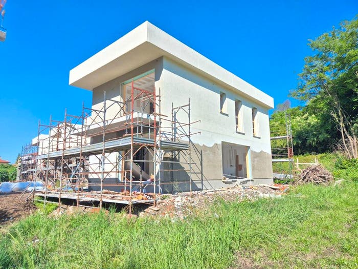 Casa quadrilocale in vendita in Via Giovanni Pascoli, Centro, Guanzate