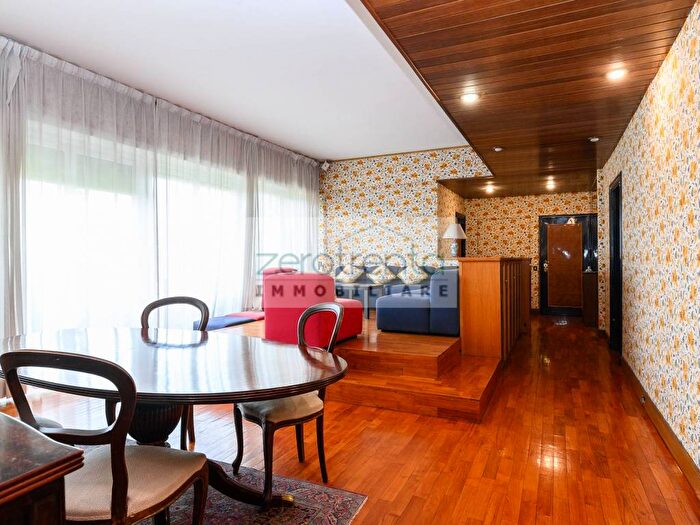 Appartamento con 6 locali in vendita in Via Cristoforo Colombo, Navigatori, Roma