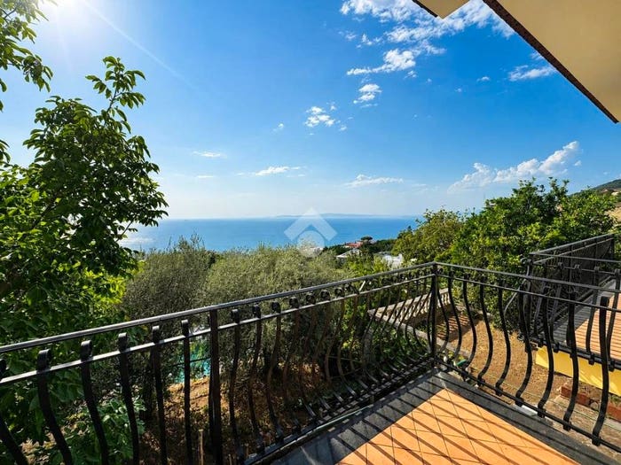 Casa con 6 locali in vendita in Via raffaele bosco, Centro, Vico Equense