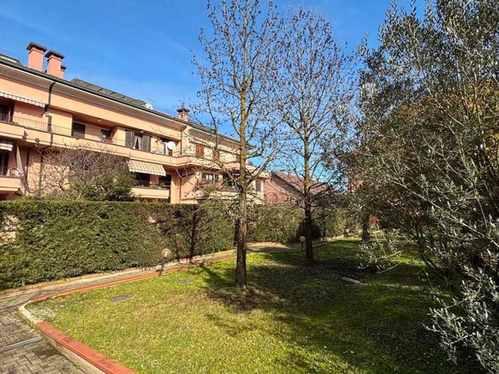 Appartamento trilocale in vendita in Via Verbano, Abbiategrasso