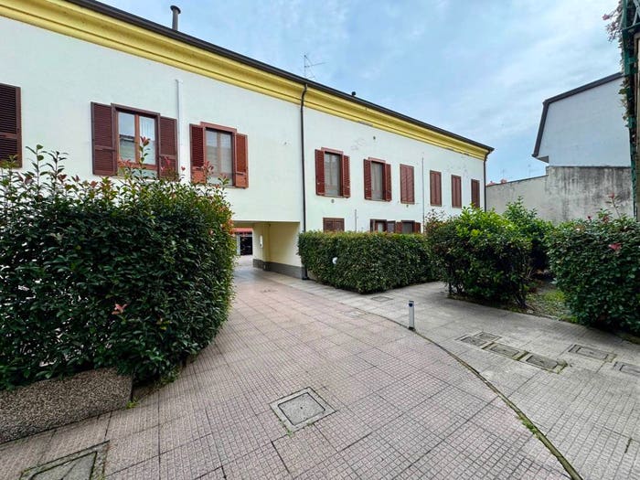 Appartamento trilocale in vendita in Via Dante Alighieri, Buscate
