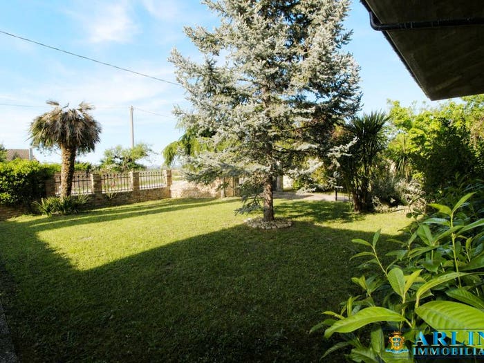 Casa con 6 locali in vendita in Contrada Collina, Nocciano