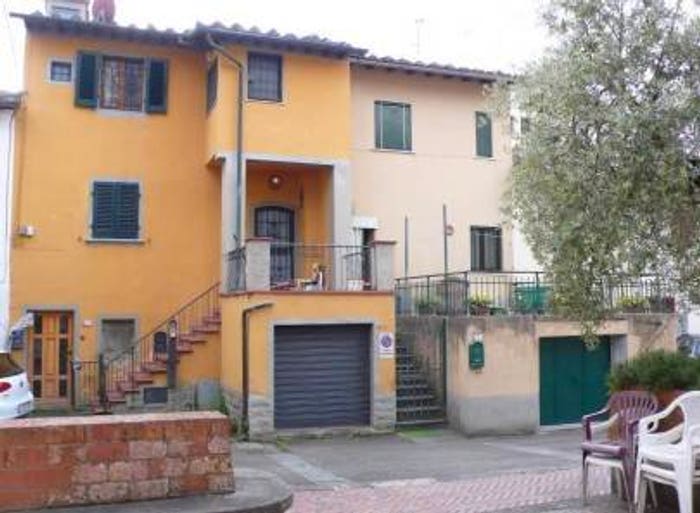 Appartamento con 6 locali in vendita in Piazza dell'Olivo, Centro, Montelupo Fiorentino