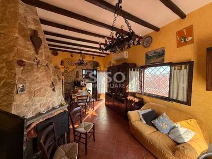 Casa quadrilocale in vendita in Via Libertina, Centro Storico, Acireale
