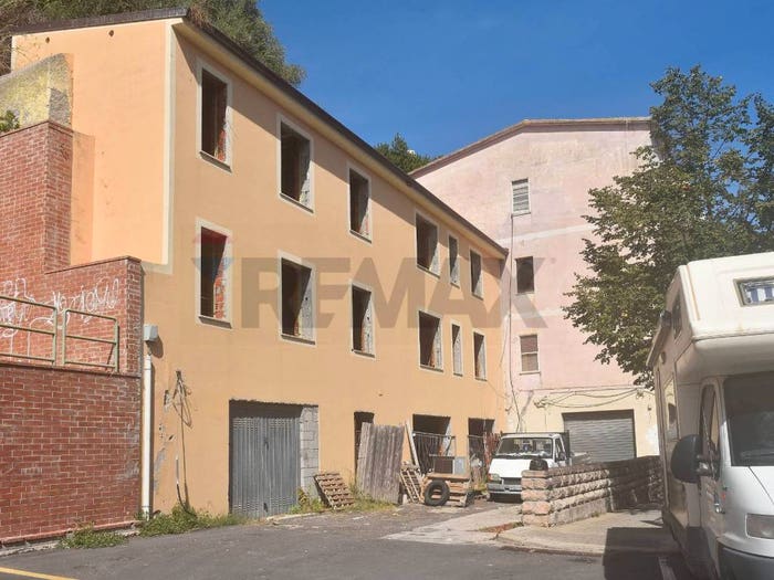 Appartamento con 6 locali in vendita in piazza Gramsci, Ossi