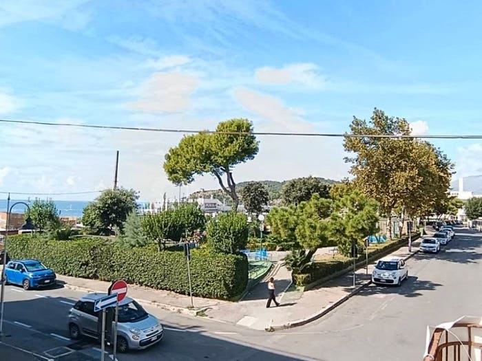 Appartamento con 6 locali in vendita in Piazza Caio Mario, Centro, Minturno