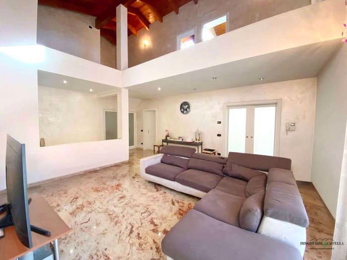 Casa con 6 locali in vendita in Centro, Quattro Castella