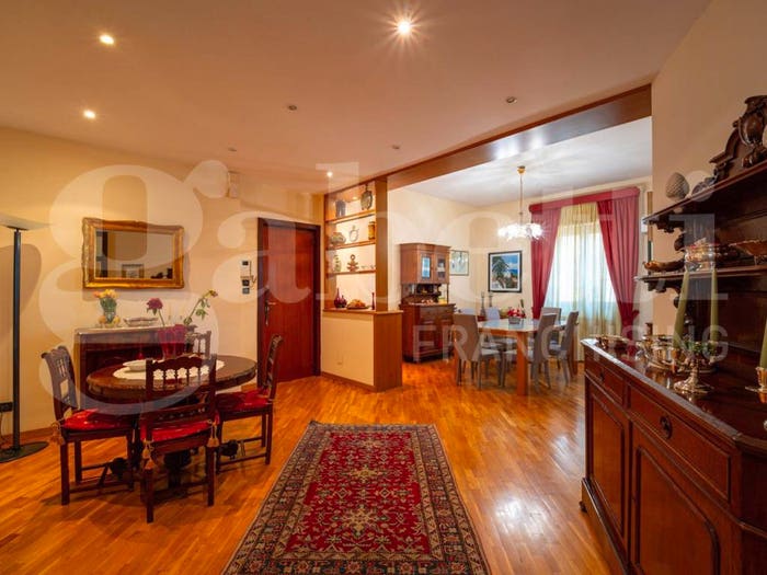 Appartamento con 5 locali in vendita in Via Ammiraglio Rizzo, Montepellegrino, Palermo
