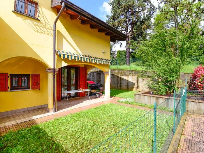 Appartamento trilocale in vendita in Via Europa, Colle Brianza