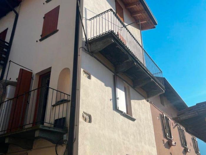 Casa trilocale in vendita in Via Aurelio Saffi, Centro, Ballabio