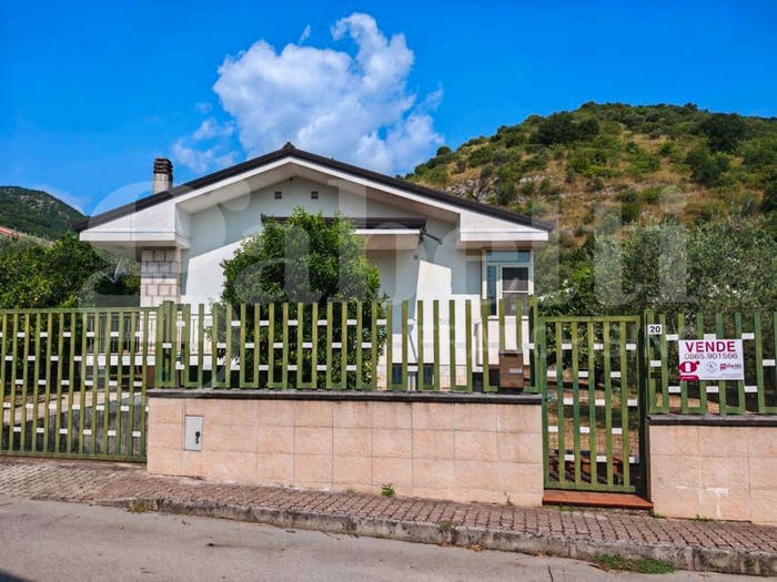 Casa quadrilocale in vendita in Via Boschetto, Centro, Pozzilli