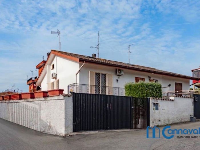 Casa con 5 locali in vendita in Via Padre Antonio Cocchi, Acilia, Roma